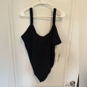 Good American ribbed scoop back black bodysuit. Size 6 3x. New with tags